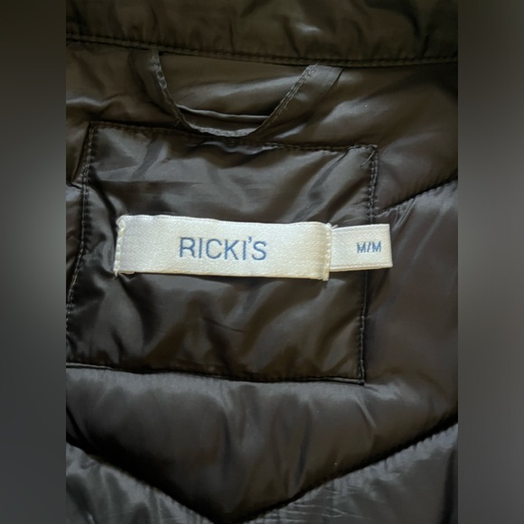 black puffer vest - Picture 2 of 2